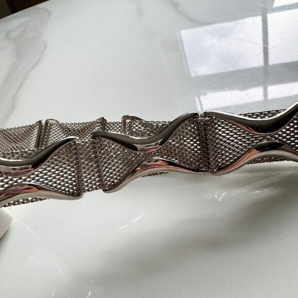 Vintage Silver Mesh Belt – Classic Metallic Waist Belt - Picture 3 of 5